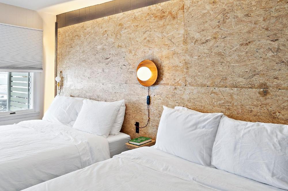 Deluxe Queen Room interior